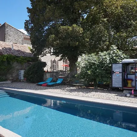 Au Bonheur D'alphonse Couette-café 3*