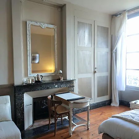 Au Bonheur D'alphonse Couette-café Lusignan-Petit