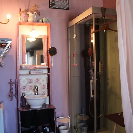 Au Bonheur D'alphonse Lusignan-Petit