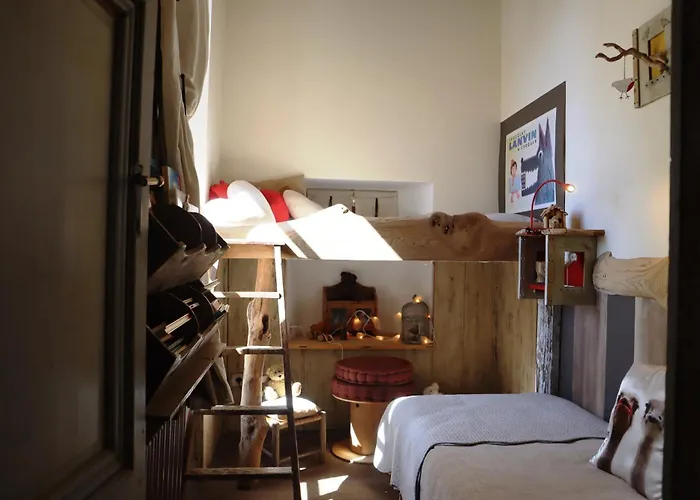 Au Bonheur D'alphonse Lusignan-Petit